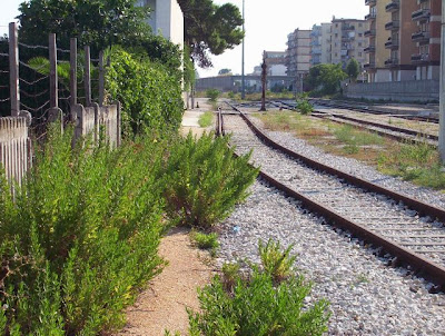 Manfredonia, Binari presso la Stazione Campagna