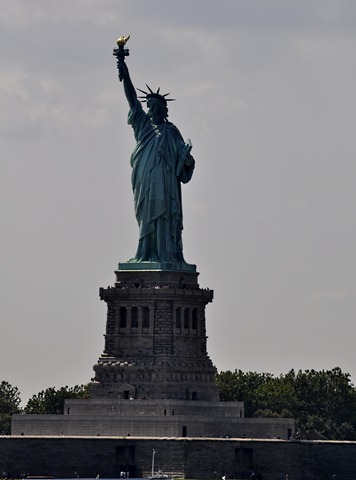 [lady liberty[5].jpg]