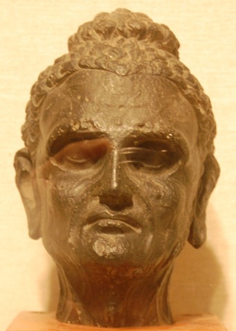 [art_buddha_head_kushana_period3.jpg]