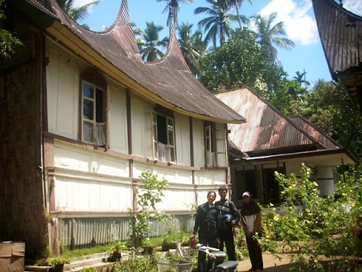 http://lh5.ggpht.com/_ve-mkMwoE1k/SnRXPYI7BXI/AAAAAAAABCo/DrpUklug0Rg/chat2610-4.JPG