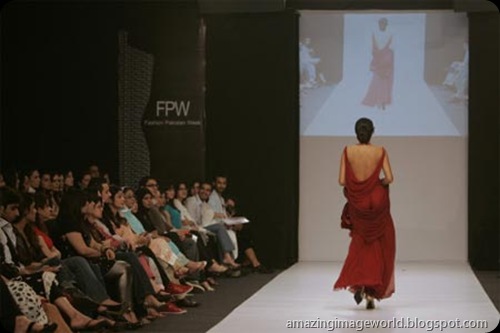 Pakistan Fashion Week in Karachi001