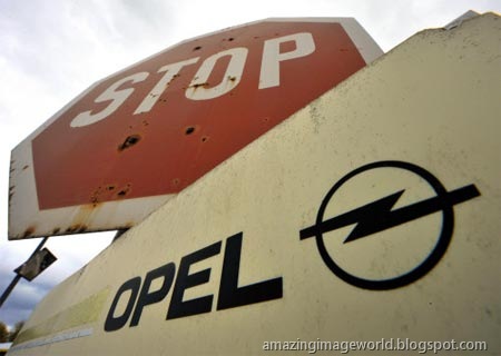 [GM's shock refusal to sell Opel sparks protest001[3].jpg]