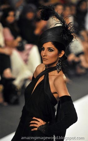 [Pakistan Fashion Week in Karachi001[3].jpg]