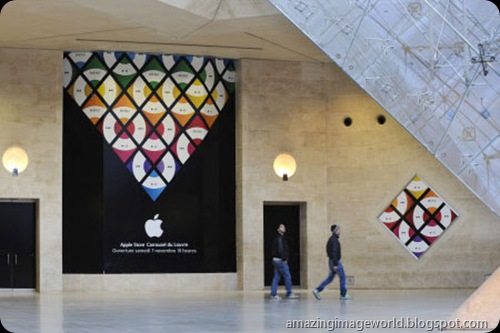Apple's first French store at Louvre006