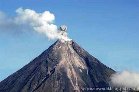 [Mayon volcano001[3].jpg]