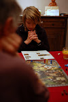 in elke fase van de eerste ronde worden eerst de spelregels overlopen