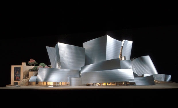 [Walt Disney Concert Hall, Los Angeles. Famoso quanto discusso, questo progetto, ideato negli anni '80 è stato ultimato nel 2003[4].jpg]