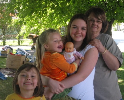 [yard sale day 092[4].jpg]