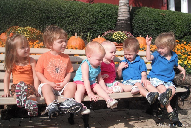 [twinkies, love how gus was loving on ava (3)[4].jpg]