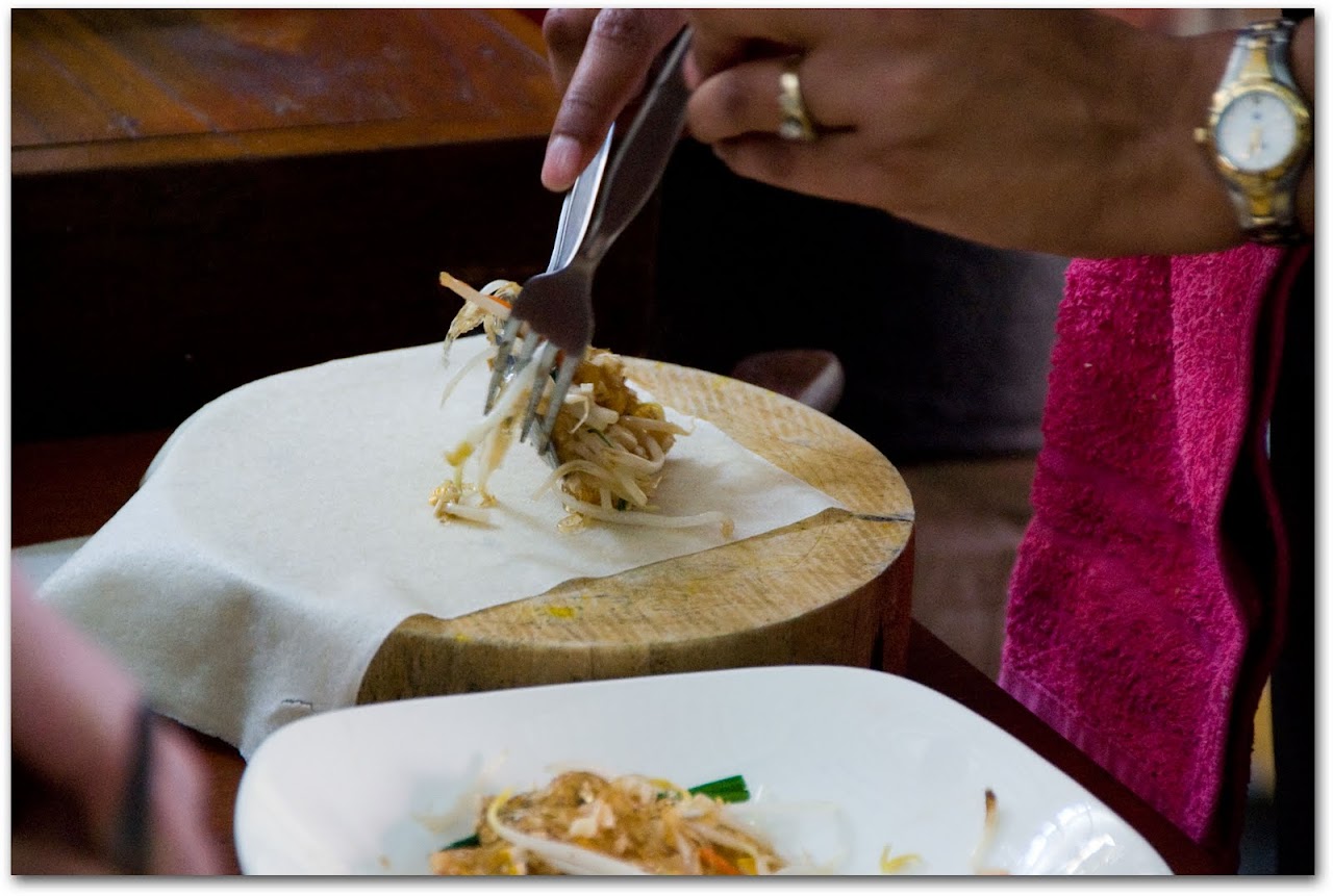 Folding spring roll