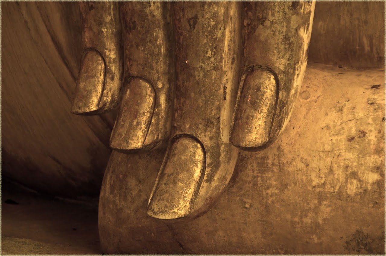 Wat Si Chum hand