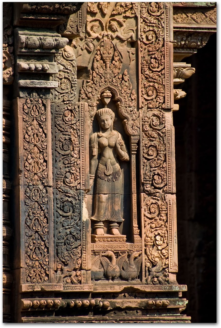 Apsara at Banteay Srei
