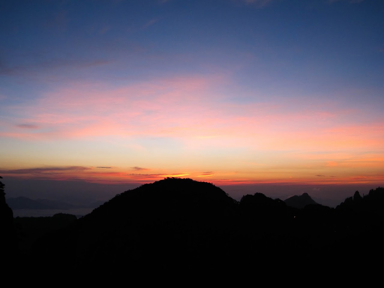 Huang Shan sunrise