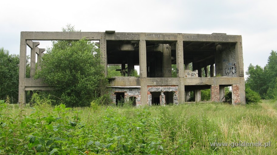 Opuszczona fabryka w Policach