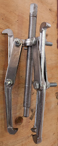 Bearing puller