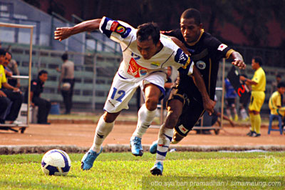 Gilang Angga Persitara vs Persib 2009/2010