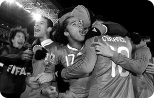 Celebrando penalti de Cuau Celebrando penalti de Cuau