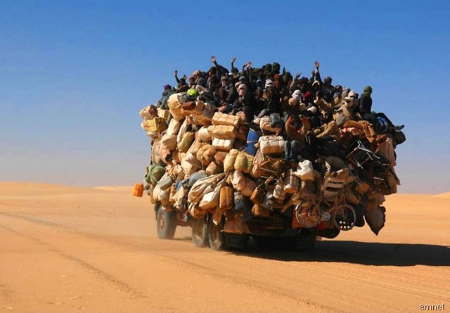 [crossing  desert  of libya[17].jpg]