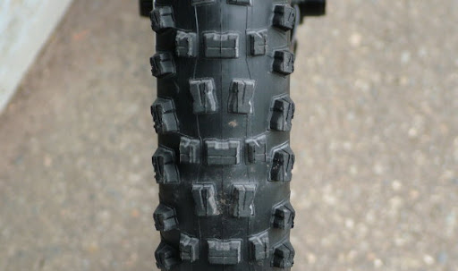 Front tire tread