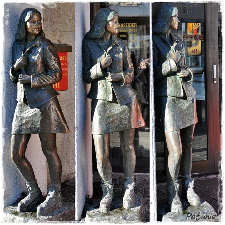 Statue 7
