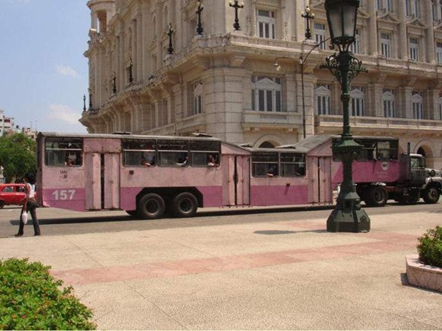 [ônibus em Cuba[4].jpg]