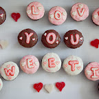 Custom Cupcakes - 2010-02-13_13-23-27_4053-email.jpg