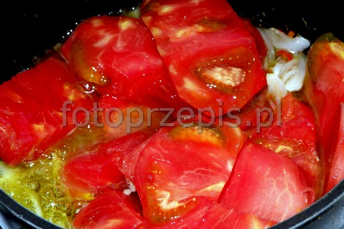 Makaron rigatoni z cukinią z duszonymi pomidorami kuchnia wloska kuchnia wegetarianska kuchnia europejska przepis foto Makaron rigatoni z cukinią z duszonymi pomidorami kuchnia wloska kuchnia wegetarianska kuchnia europejska przepis foto