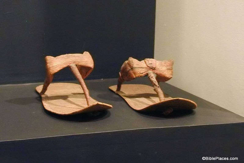[Sandals found in Tut's tomb made of reed, fiber, tb110500462[3].jpg]