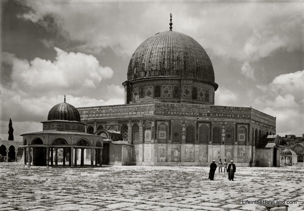 [Dome of Rock, with Dome of Chain, mat03221[3].jpg]
