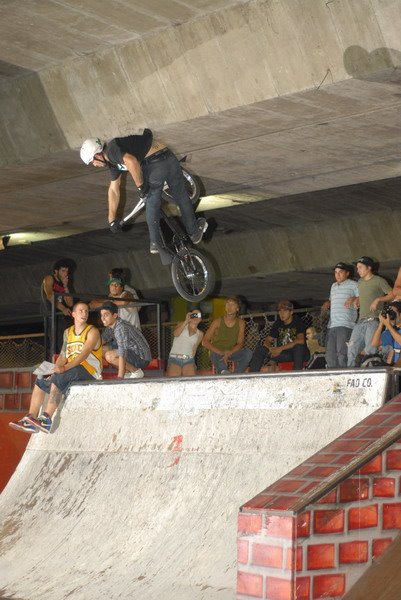[bike+side+marzo85.JPG]