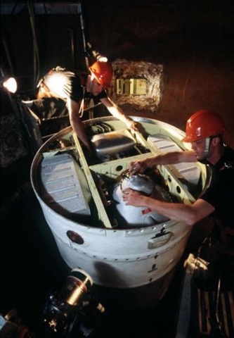 [nuclear_missile_silo_640_11[3].jpg]