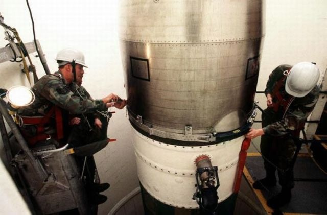[nuclear_missile_silo_640_12[2].jpg]