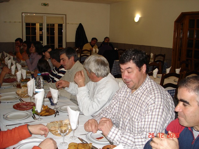 [jantar dos emigrantes - os amigos da faia (2).jpg]