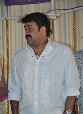 [mohanlal_in_navya_marriage[8].jpg]