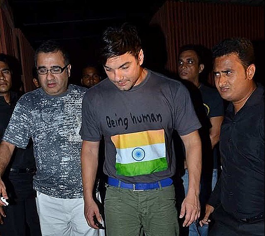 [bollywood-actor-coming-for-watching-icc-wc-cup-2011[4].jpg]