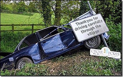 car-hit-the-sign-board