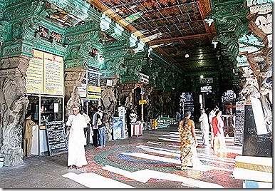 madurai_meenakshi_temple_innwer view
