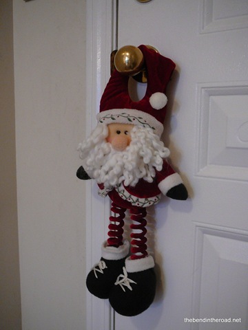[Kid friendly Santa hanging on the doorknob[3].jpg]