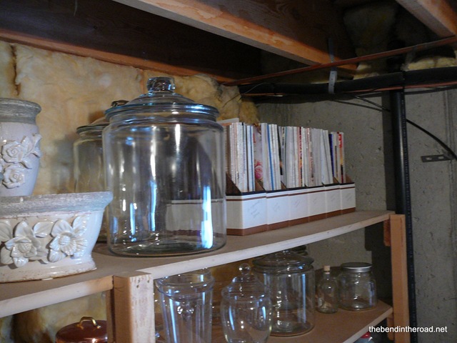 [butler's pantry in the basement[5].jpg]