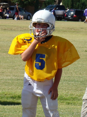[09-18-10 First tackle game Zachary 02[3].jpg]