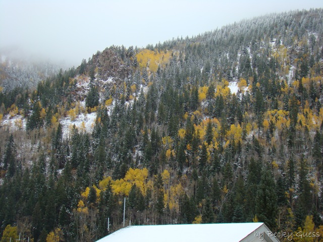 [10-23-10 first snow Taos ski 10[2].jpg]