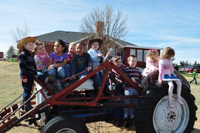 [03-31-11 farm visit 117[2].jpg]