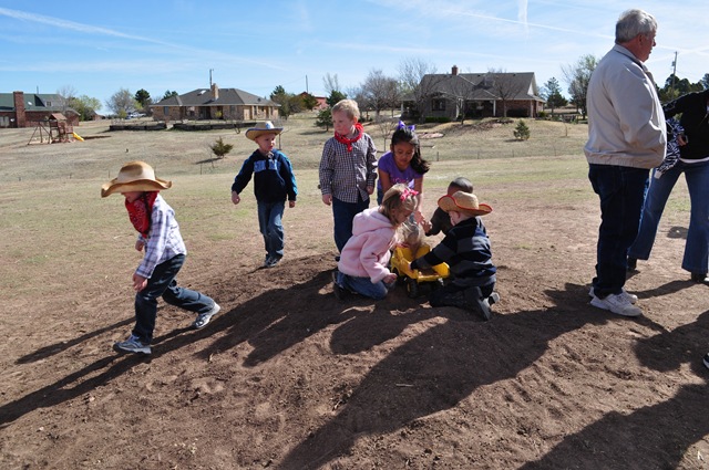 [03-31-11 farm visit 140[2].jpg]