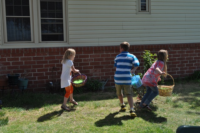 [04-24-11 Easter 09[2].jpg]