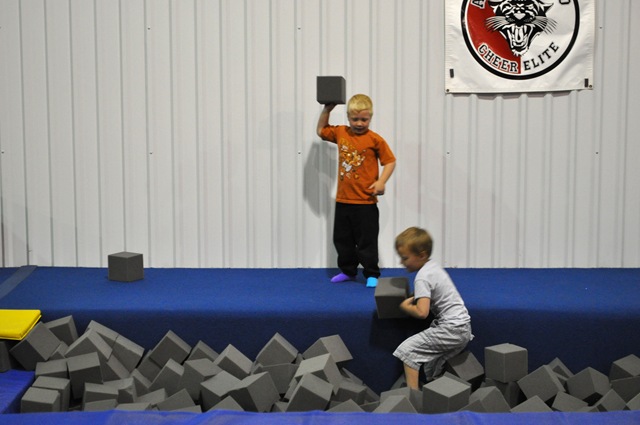 [05-18-11 Zane end school party 44[4].jpg]
