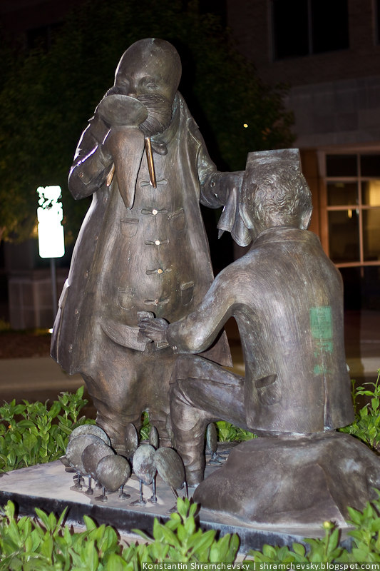Englewood Fiddler's green circle sculpture