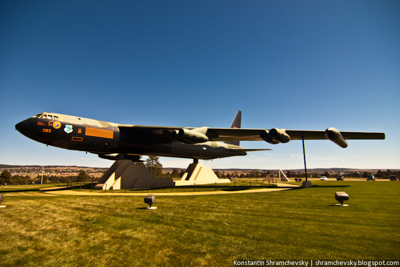 USA Colorado Colorado Springs Air Force Academy B-52 Stratofortress Diamond Lil США Колорадо Колорадо Спрингс Академия Военно Воздушных Сил США Б-52 Стратофортресс Бомбардировщик Ракетоносец