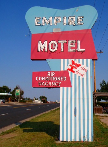 [empire motel[4].jpg]