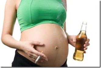 pregnant_woman_drinking_and_smoking