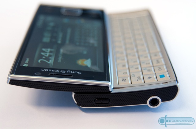 [Sony-Ericsson-Xperia-X2-hands-on-1[3].jpg]